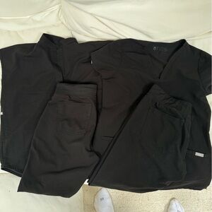 Black Figs Lot: 2 tops 2 bottoms